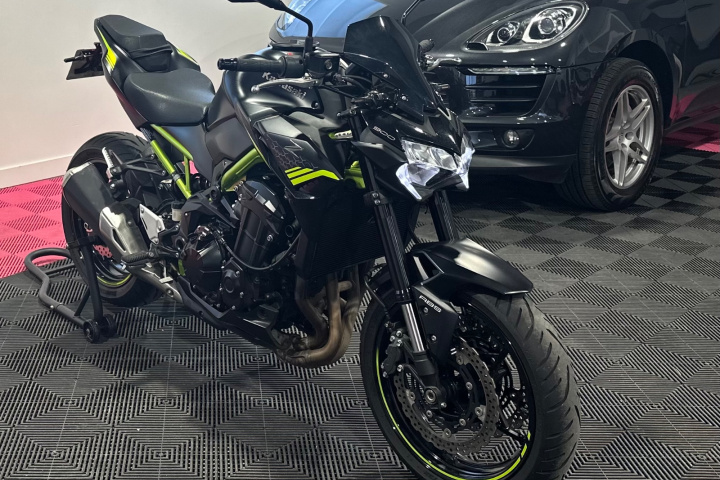 KAWASAKI Z900